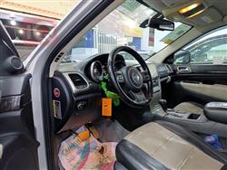 جیپ گراند شیرۆکی